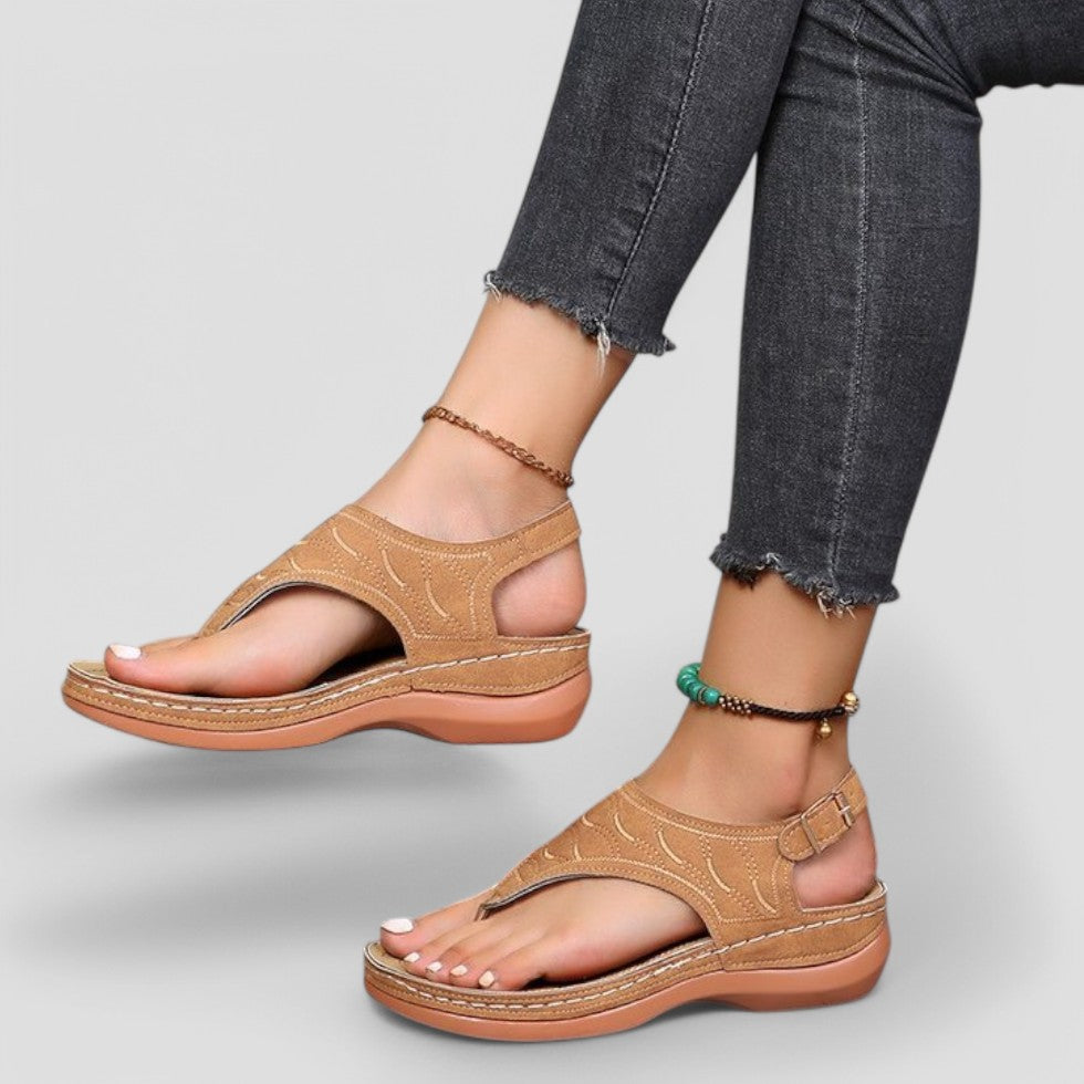 Bequeme Wandersandalen für Damen 1