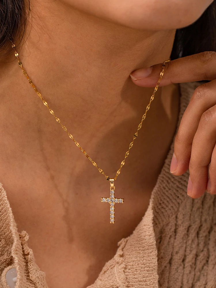 Goldene Kreuzkette Edelstahl mit Anhänger Damen Schmuck - BerlinGlamour