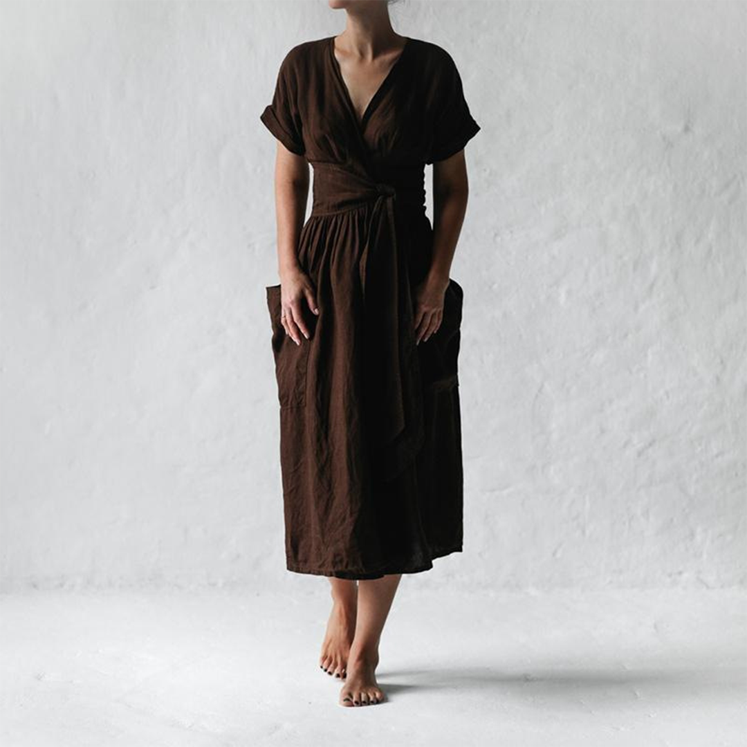 BerlinGlamour rotes Midikleid mit V-Ausschnitt