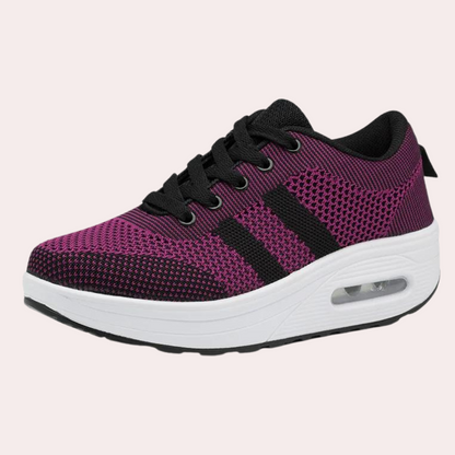 Raffinierte, atmungsaktive Damenschuhe von Sabra für einen eleganten Look