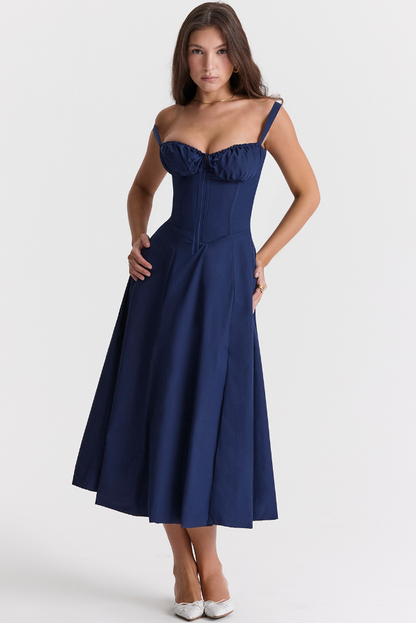 Elegantes Frauen Midikleid Mit Trägern und Röcken