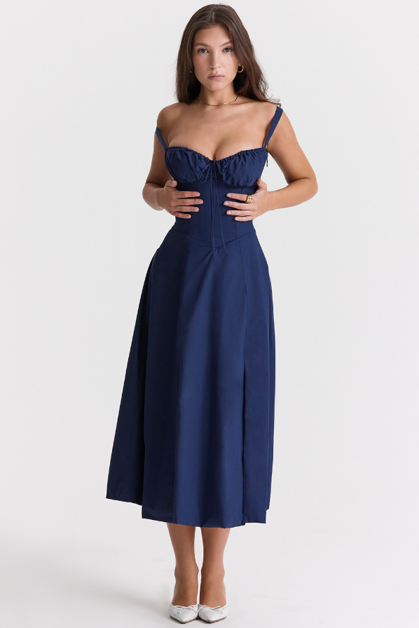 Elegantes Frauen Midikleid Mit Trägern und Röcken