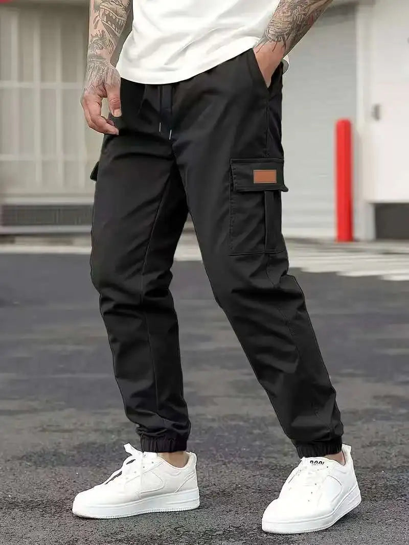 Bequeme Herren Cargo Jogger Lockere Passform Schwarz - BerlinGlamour