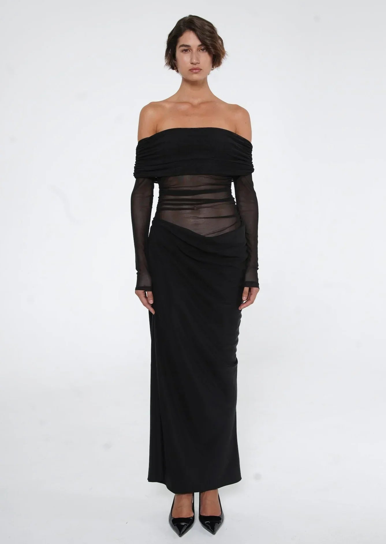 Divine Dream Maxi-Kleid – Close-up des schulterfreien Ausschnitts