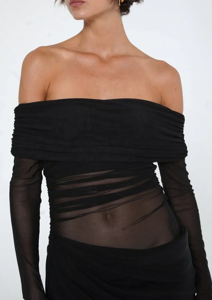 Schulterfreies Maxi-Kleid mit Drapierung und Mesh-Details