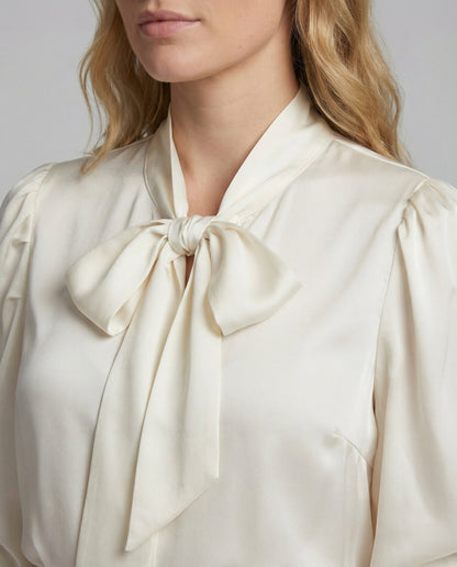 Damen Polo Sweater Elegante Weiße Bluse mit Schleife