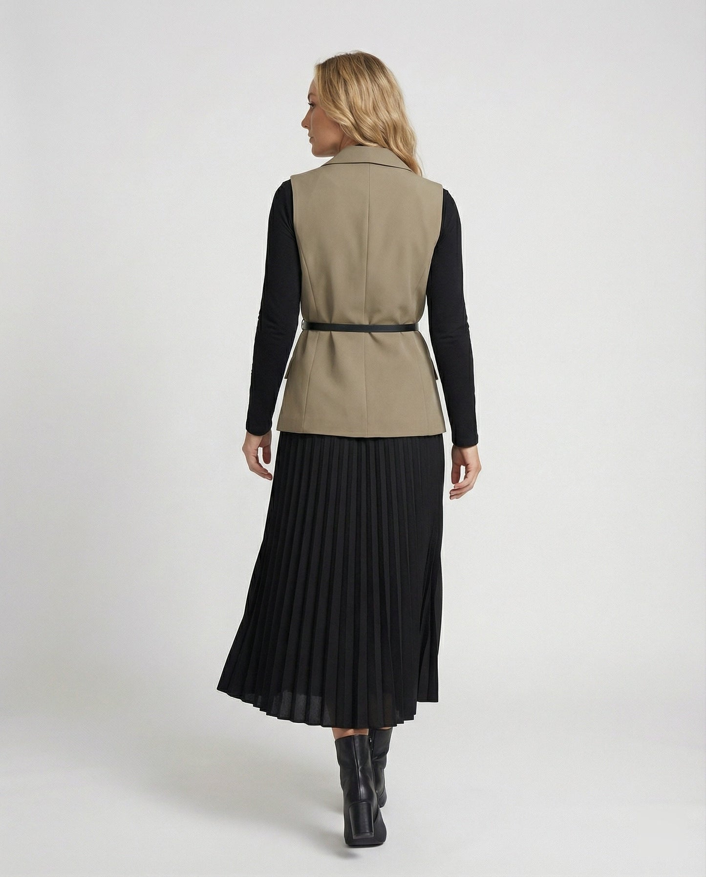 Zweiteiliges Kleid mit Taillenweste und Blazerstil