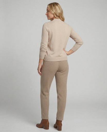 Strickensemble mit Stehkragenpullover und elastischer Bundhose Damen
