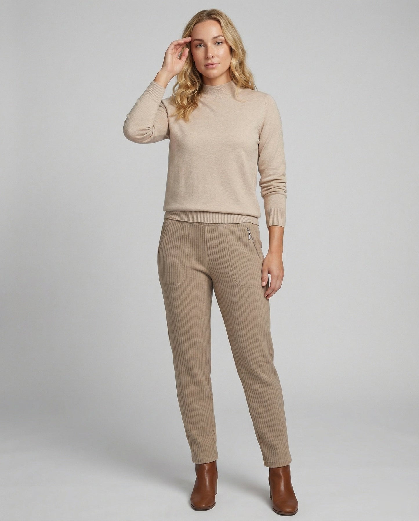 Strickensemble mit Stehkragenpullover und elastischer Bundhose Damen - BerlinGlamour