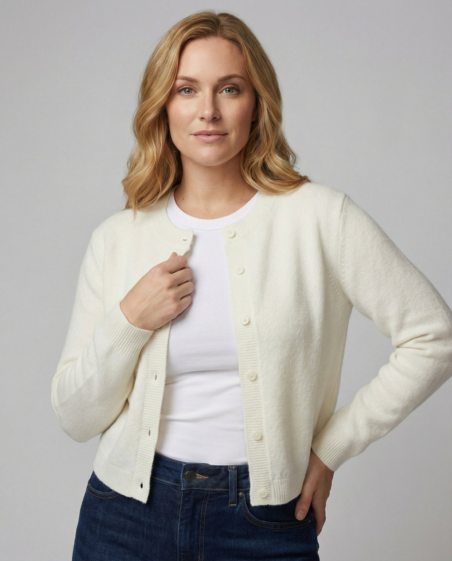 Kurze Feinstrick-Cardigan Damen Rundhals Modern
