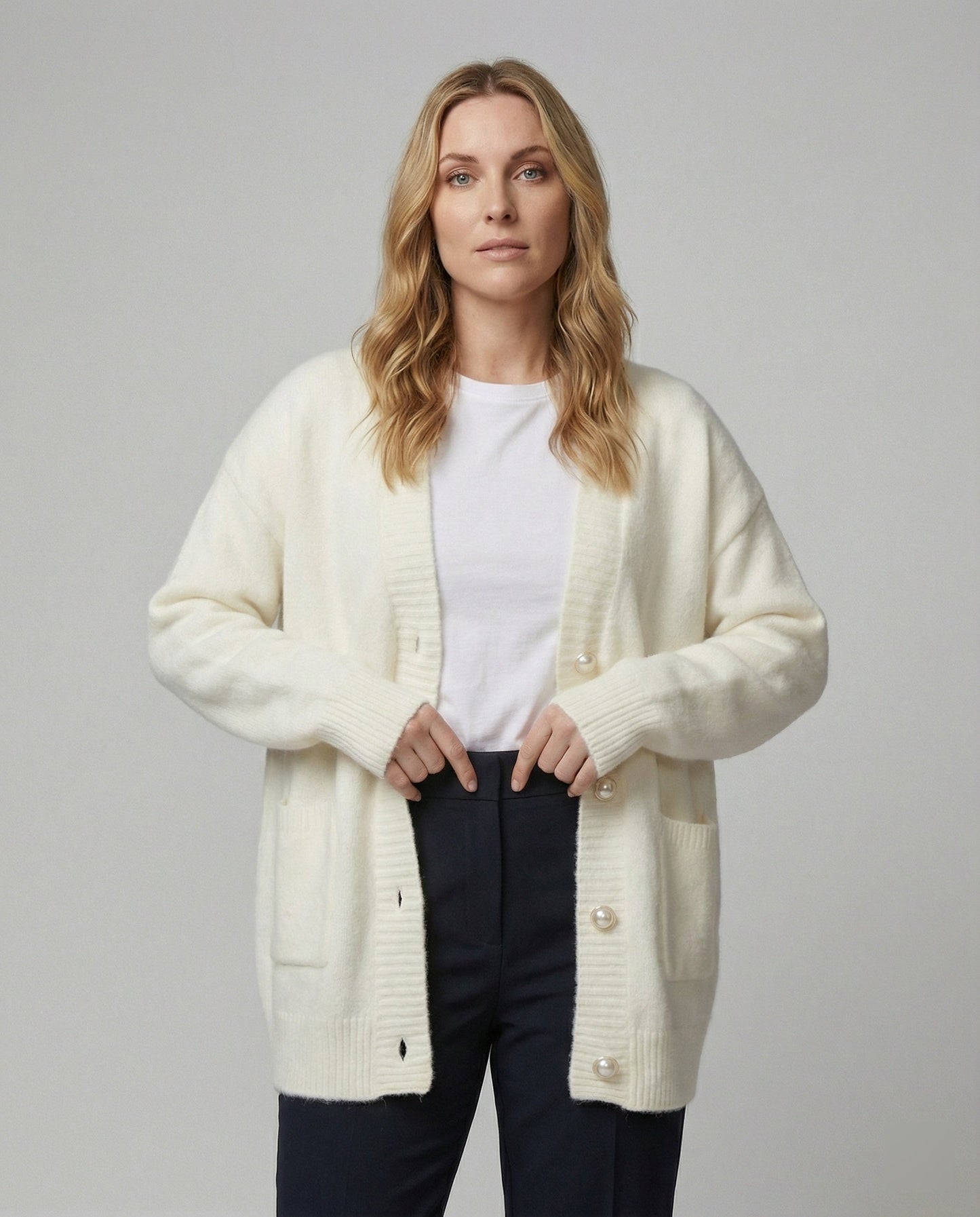 Lange Cardigans Damen mit Rippbündchen und Taschen - BerlinGlamour