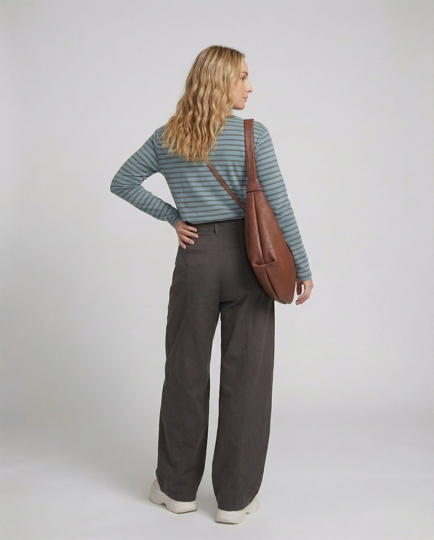 Hohe Leinenhose Damen mit Bundfalten und Weitem Bein