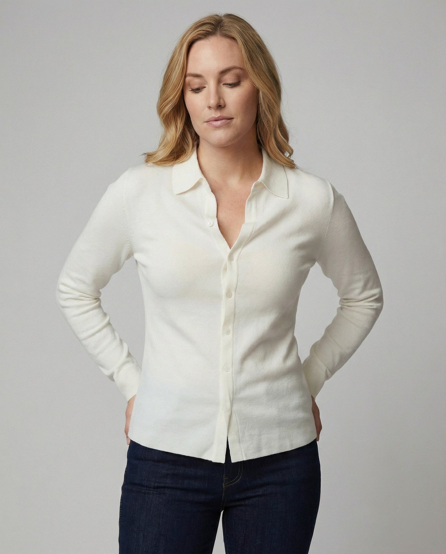 Elegante Frauenbluse mit verdeckten Knöpfen und langen Ärmeln - BerlinGlamour