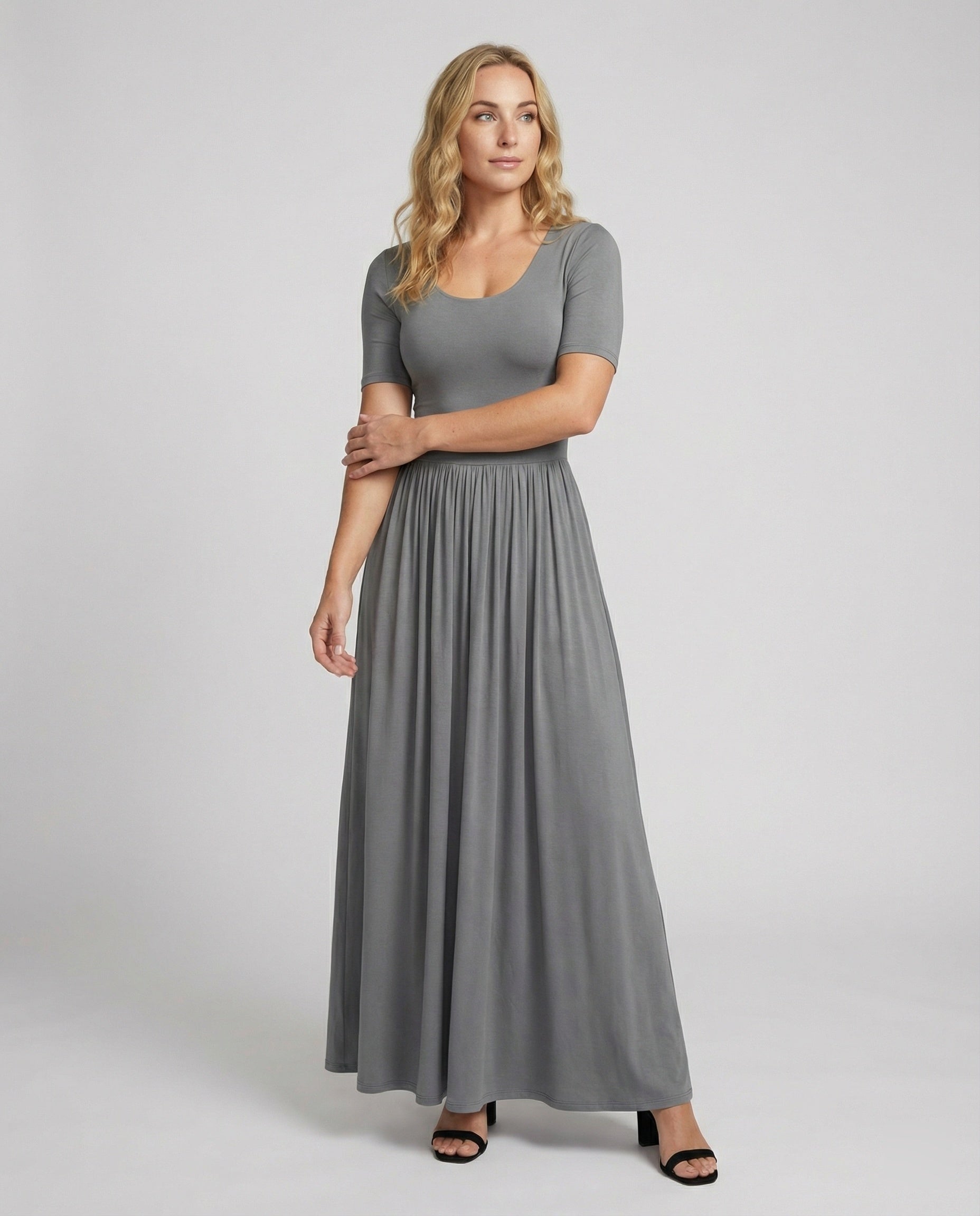 Elegantes Maxikleid Figurbetont Halbarmig Faltenrock Damen - BerlinGlamour