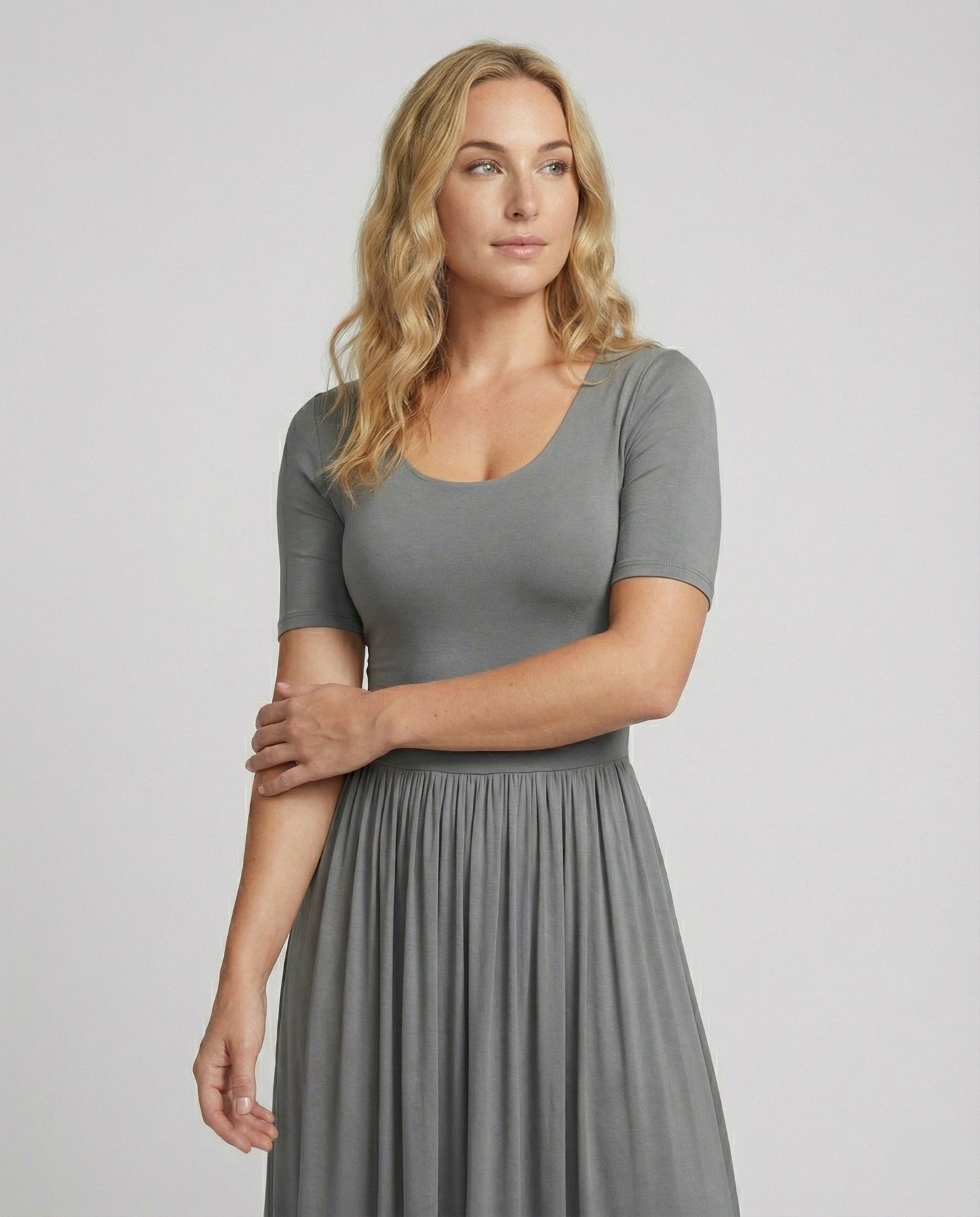 Elegantes Maxikleid Figurbetont Halbarmig Faltenrock Damen