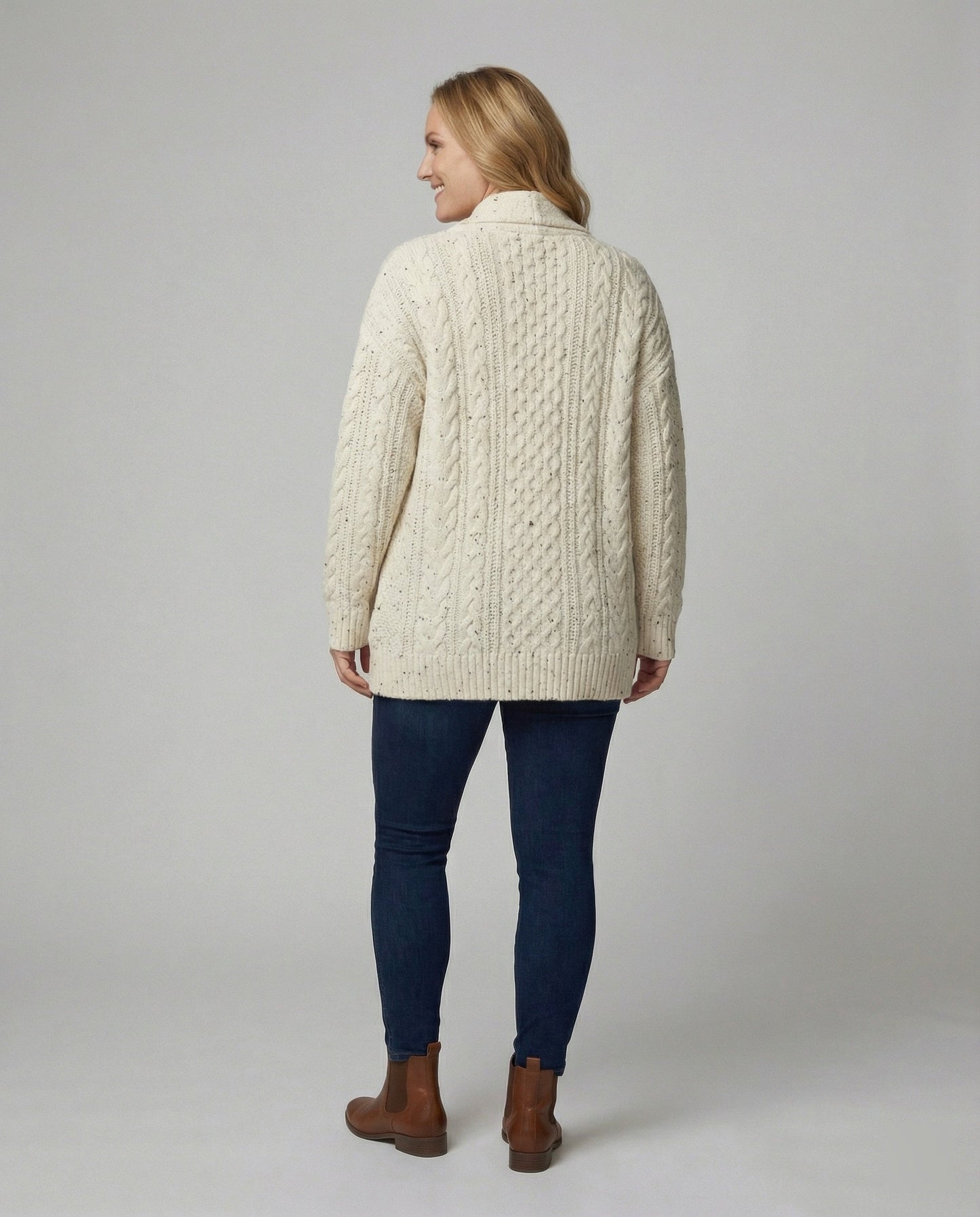 Grobstrick Cardigan Zopfmuster Eingrifftaschen Modern