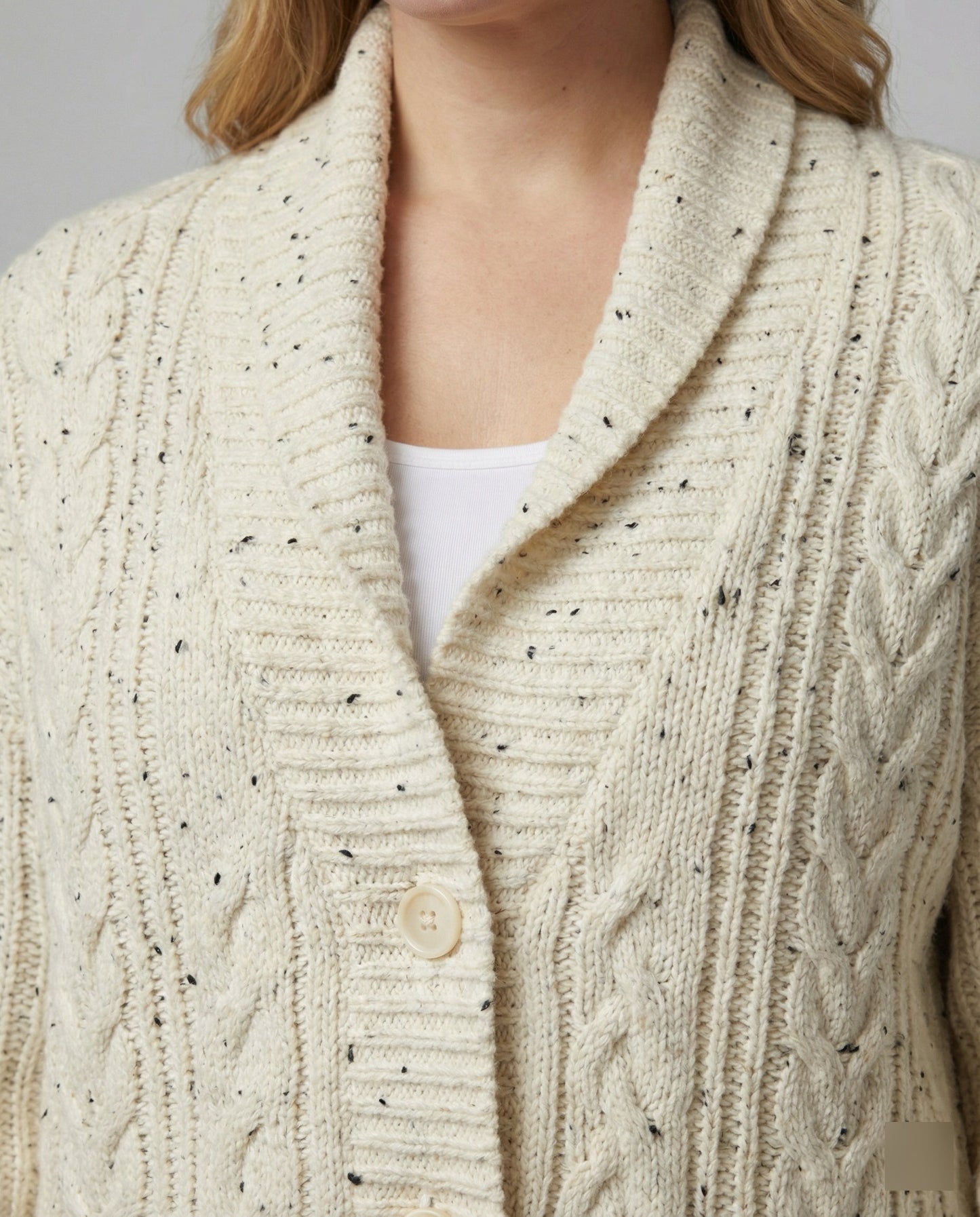 Grobstrick Cardigan Zopfmuster Eingrifftaschen Modern