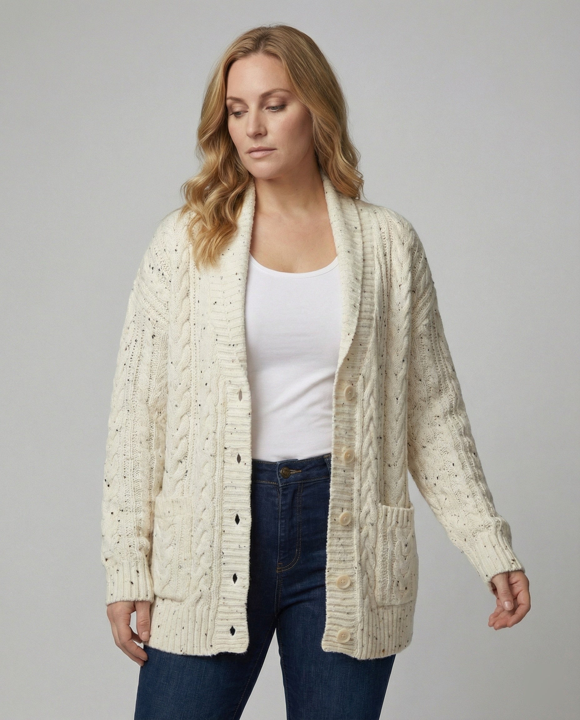 Grobstrick Cardigan Zopfmuster Eingrifftaschen Modern - BerlinGlamour
