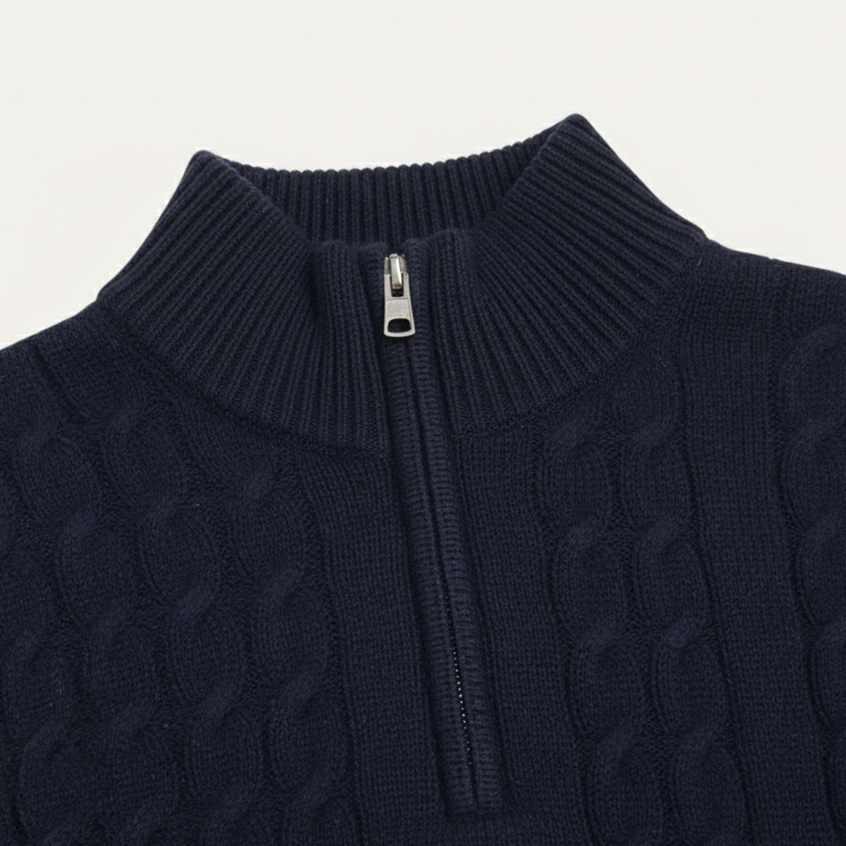 Der St. Moritz Zopfstrickpullover mit Reißverschluss für Herren – im Stil des alten Geldes 2