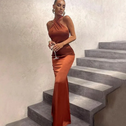 Maxikleid aus Satin mit Wickelausschnitt von BerlinGlamour