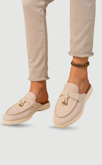 Elegante Beige Loafers mit Gold Akzenten Komfortabel