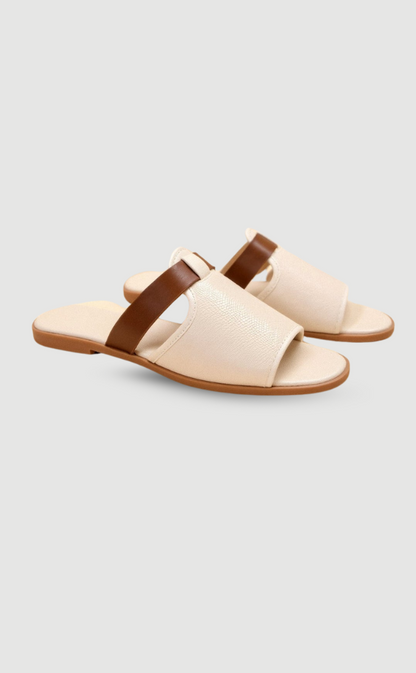Weite Sandalen aus Leder Cremeweiß Damenschuhe - BerlinGlamour