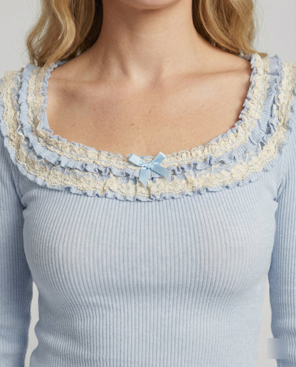 Damen Stricktop mit Eckenausschnitt und Wellensaum Modern