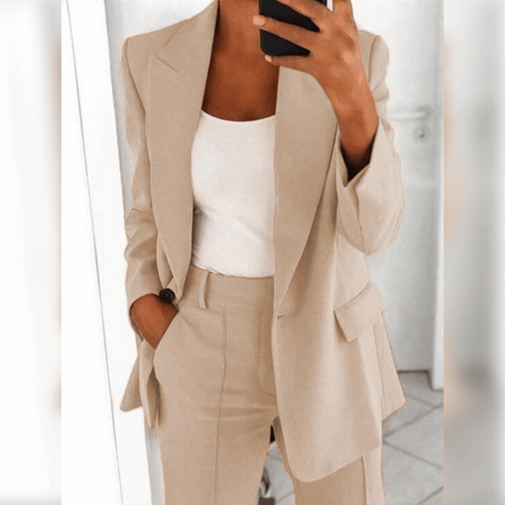 Eleganter Frauenanzug Business Chic Modern