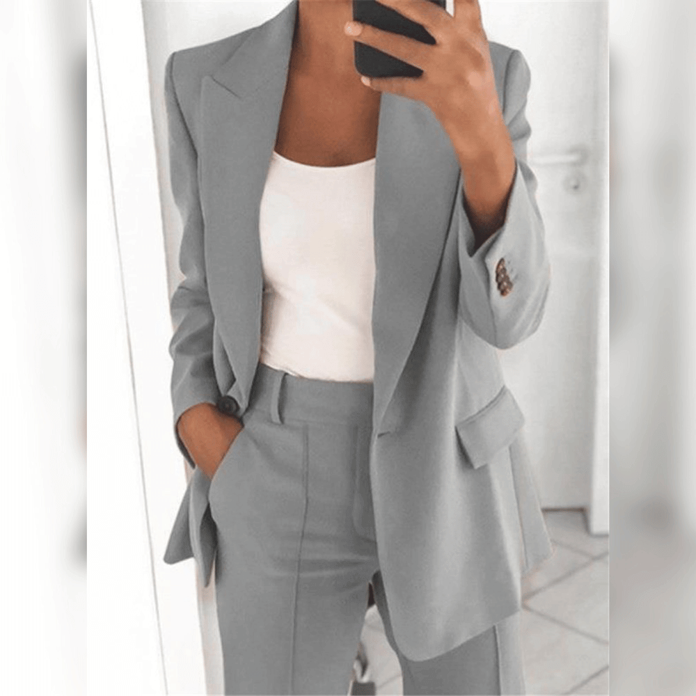 Eleganter Frauenanzug Business Chic Modern