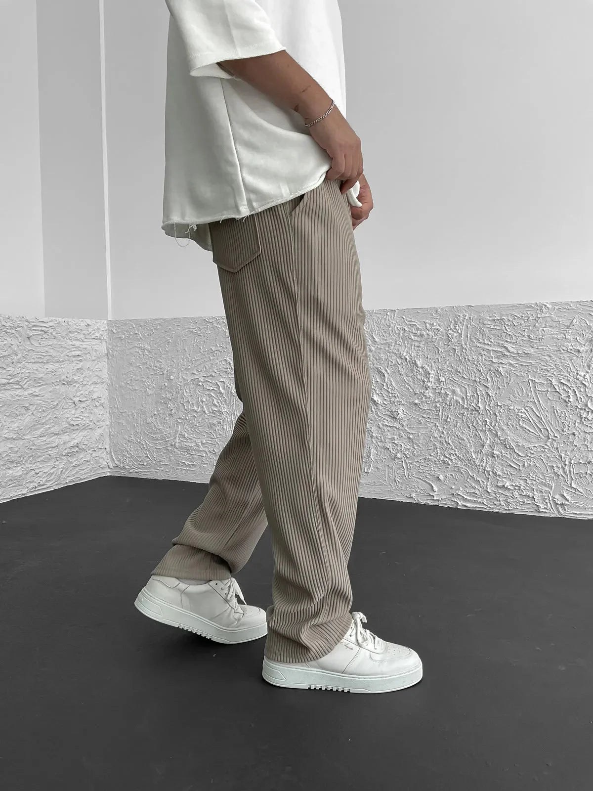 Gerippte Hose – locker sitzende Stretch-Baggy-Hose für Herren mit Kordelzug-Chaps Herrenmode
