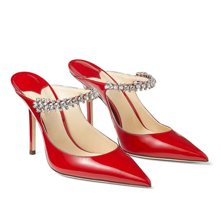 Noirella Heels rot mit glänzender Lackleder-Optik
