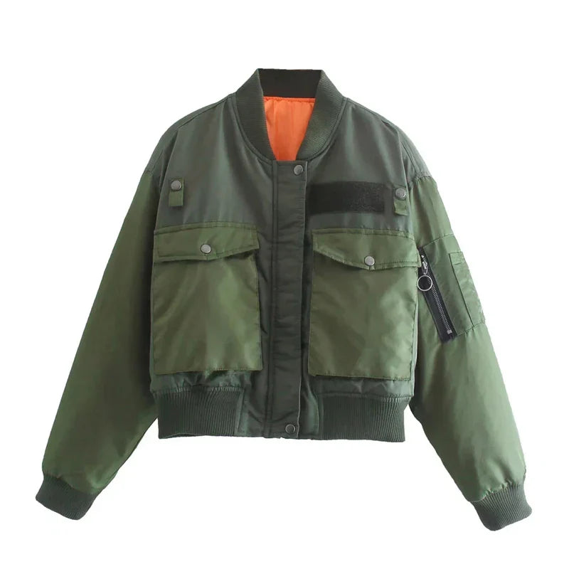 Detailansicht Kragen & Zipper der Bomberjacke