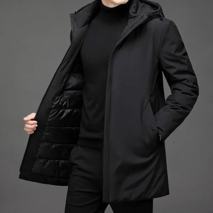 Klassische schwarze Kapuzenjacke von BerlinGlamour
