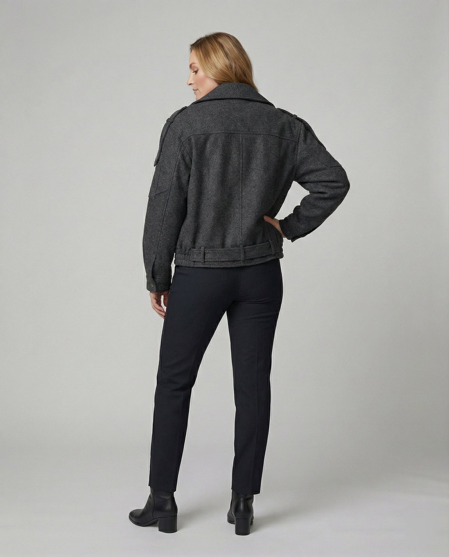 Lederbikerjacke Frauen Großes Revers Taillengürtel