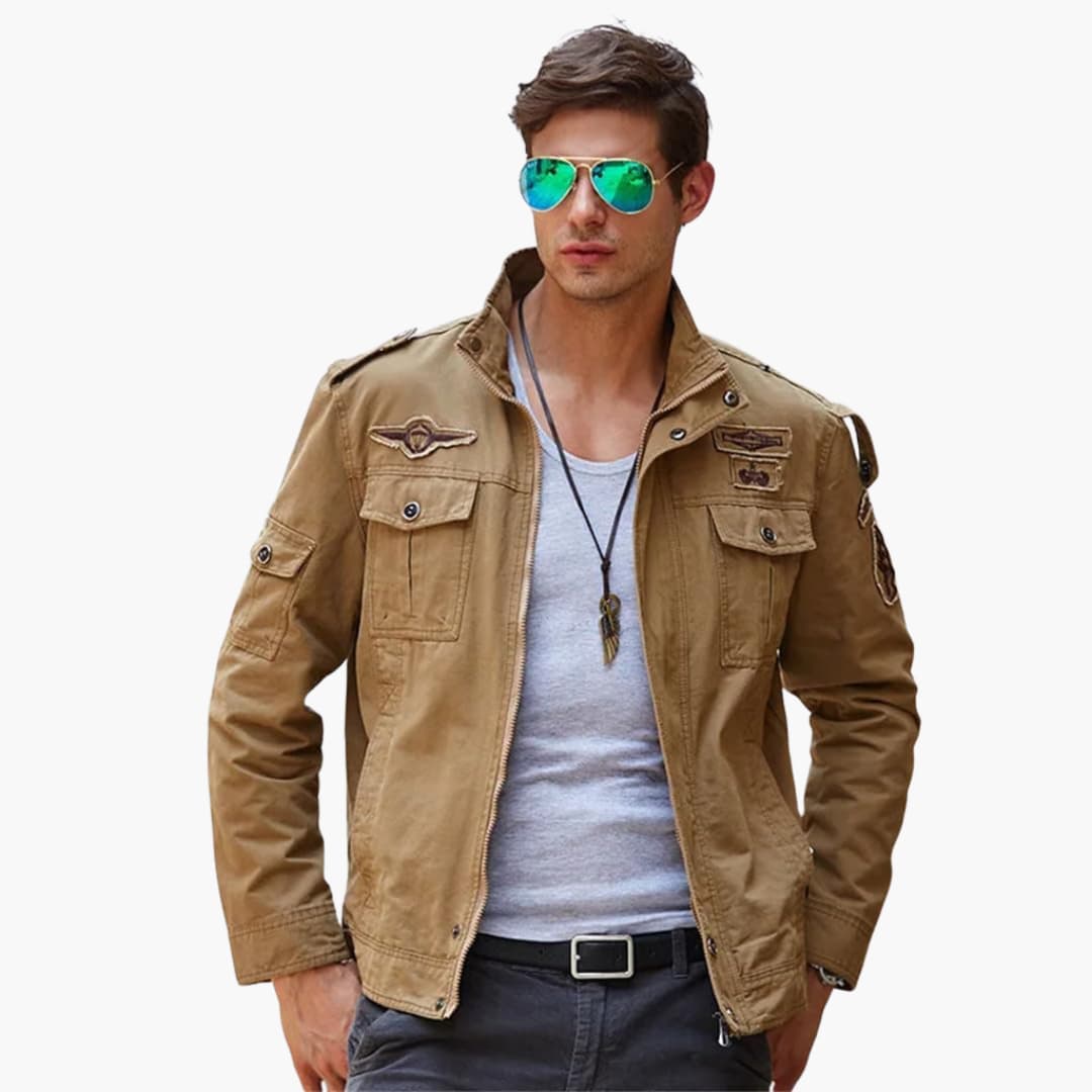 Herrenjacke mit Stehkragen und mehreren Taschen 1