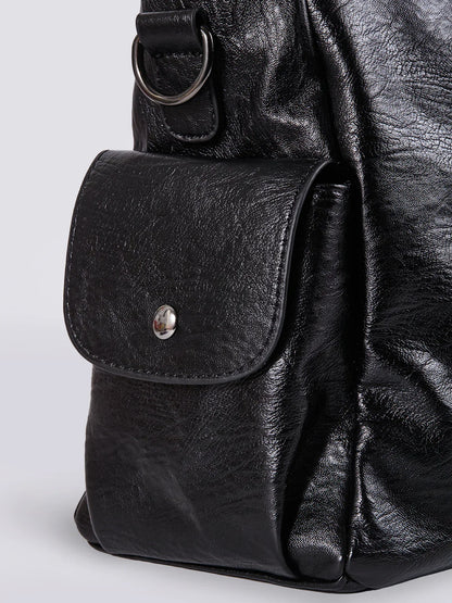 Vegane Schultertasche Lederoptik Metallbeschlag Praktisch
