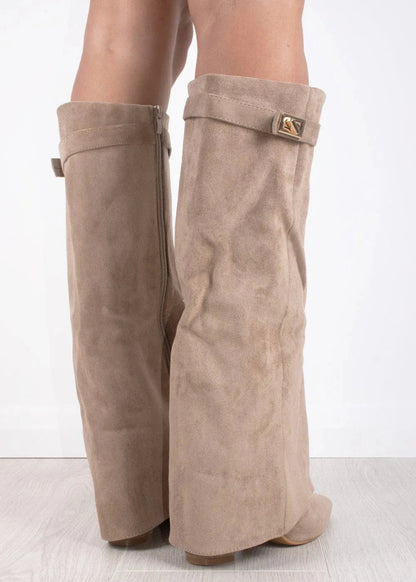 lily classic kniehohe stiefel in taupe mit spitzem zeh und blockabsatz