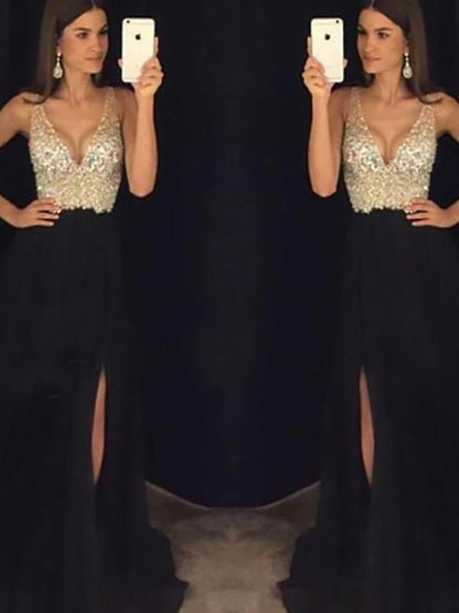 Fließendes BerlinGlamour Maxikleid mit seitlichem Pailletten-Schlitz und V-Ausschnitt