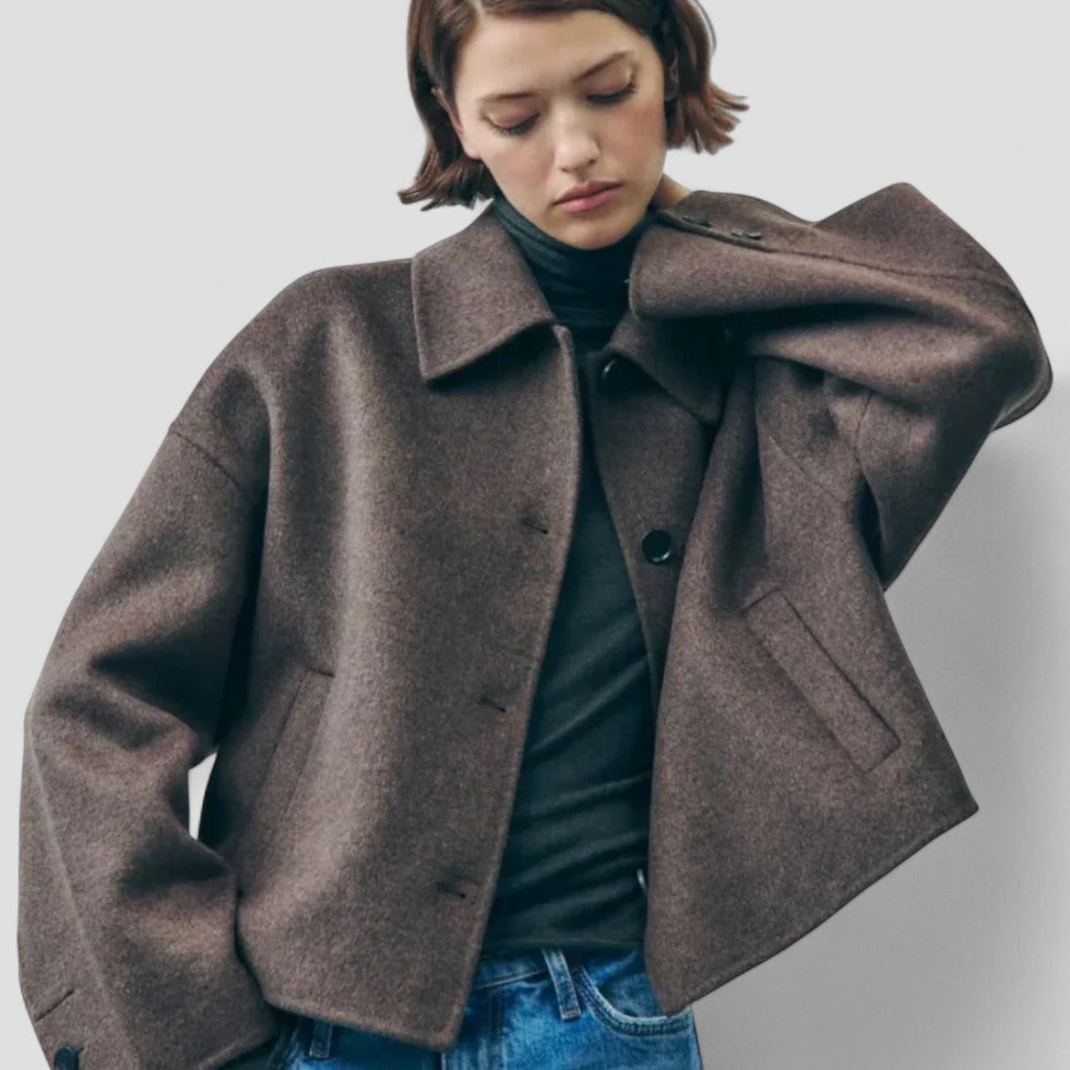 Kurze Damenjacke aus Wollmischung mit Knopfleiste 1