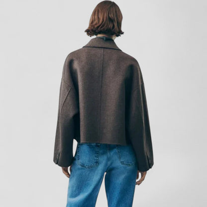 Kurze Damenjacke aus Wollmischung mit Knopfleiste 2
