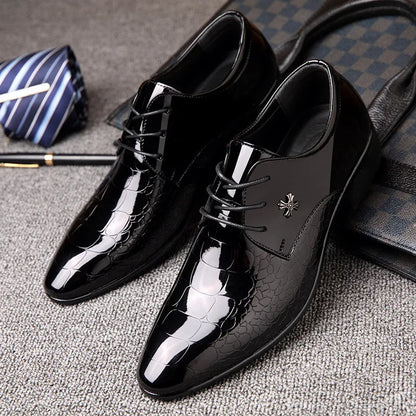 Formelle Lack-Schnürschuhe für Business-Anzug