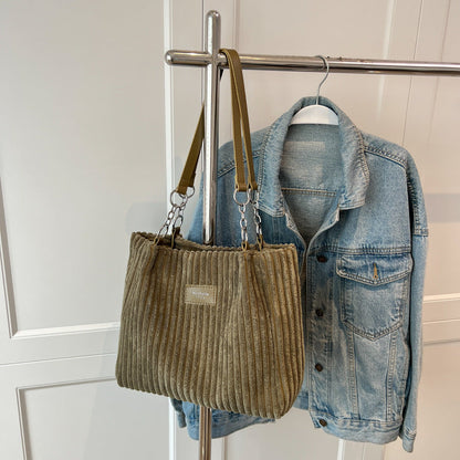 Große Damen Tasche aus Cord Stoff Chic und Geräumig - BerlinGlamour