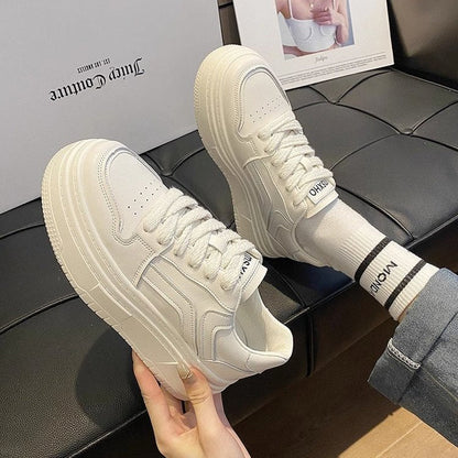Damen Sneaker Plateau Komfortabel Weich mit Kontrastdetails