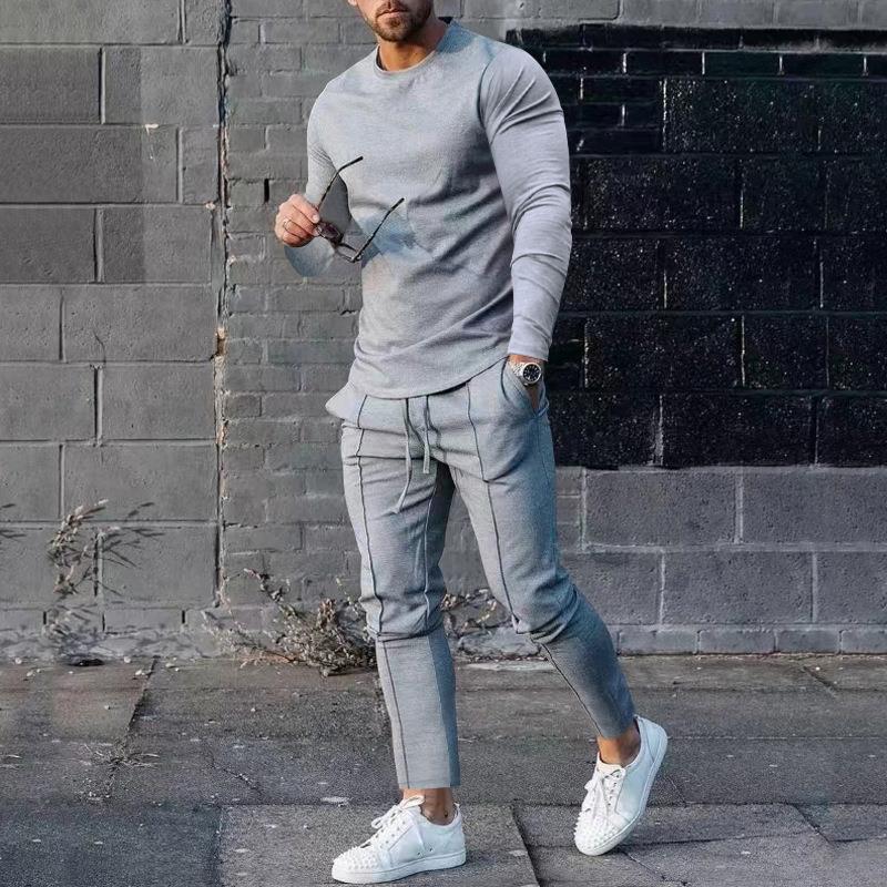 Für den Online-Shop BerlinGlamour schreibe ich einen neuen Titel: Stylische Sportbekleidung für Männer - Sweatshirt und Jogginghose Set