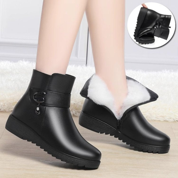 Damen Winterstiefel Gefüttert Schnallen Detail Warm - BerlinGlamour