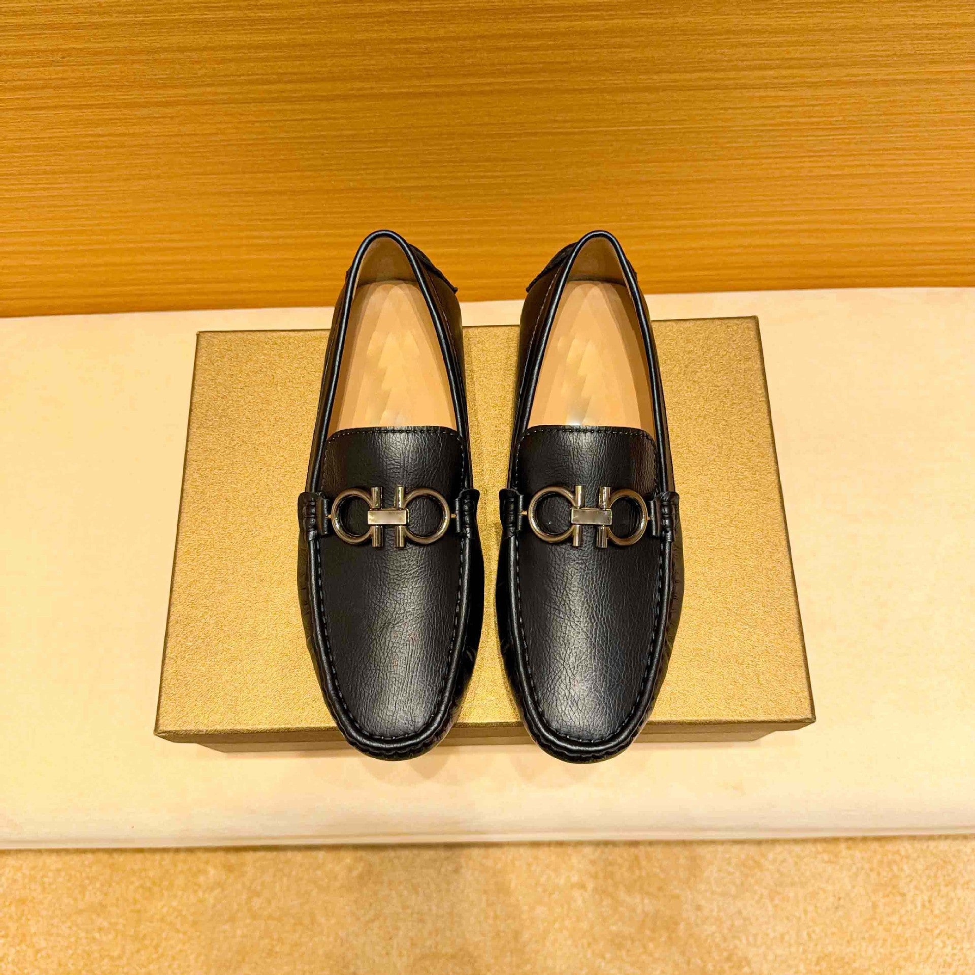 Damen Mokassins Leder Elegante Schuhe mit Zierdetails - BerlinGlamour