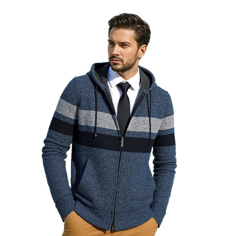 Herren modischer Strickhoodie mit kontrastierenden Zierstreifen und praktischen Taschen BerlinGlamour.