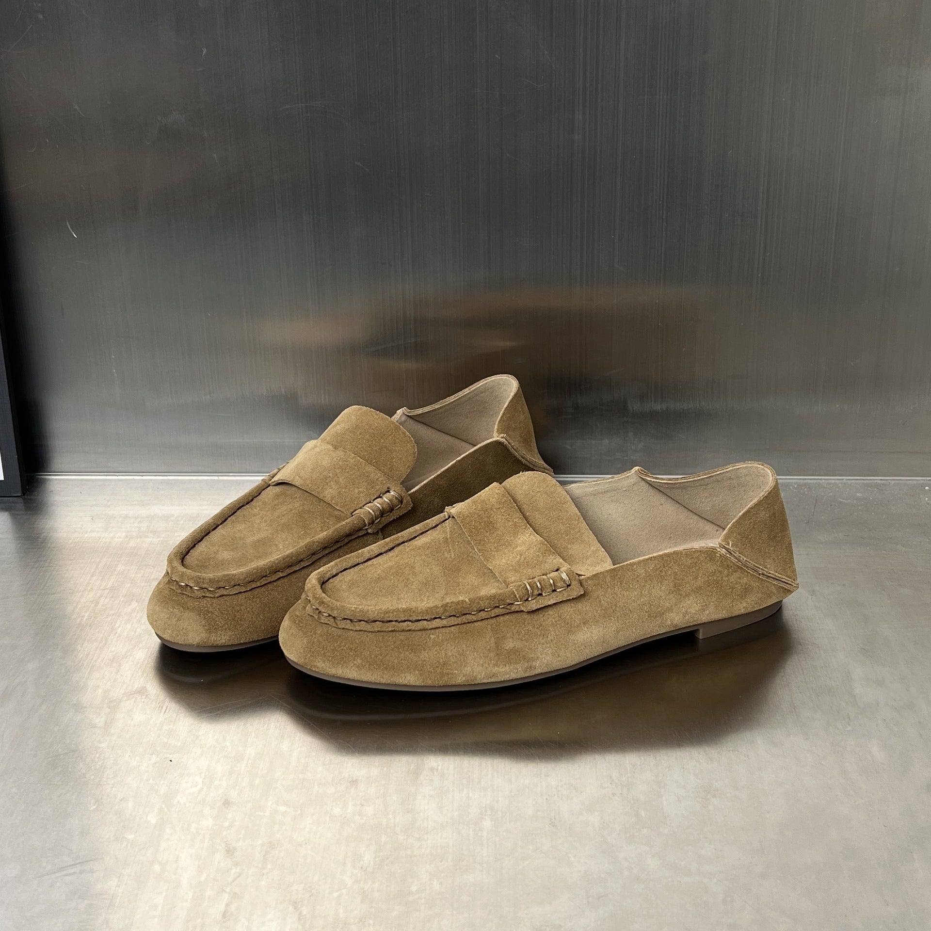 Damen Mokassins Wildleder Braun mit Dekorriemen Frauen Schuhe - BerlinGlamour