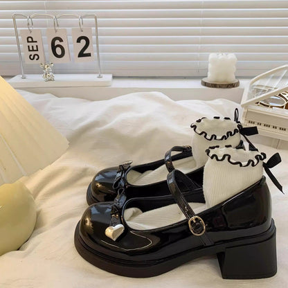 Damen Schuhe Mary Jane mit Herz und Rüschen