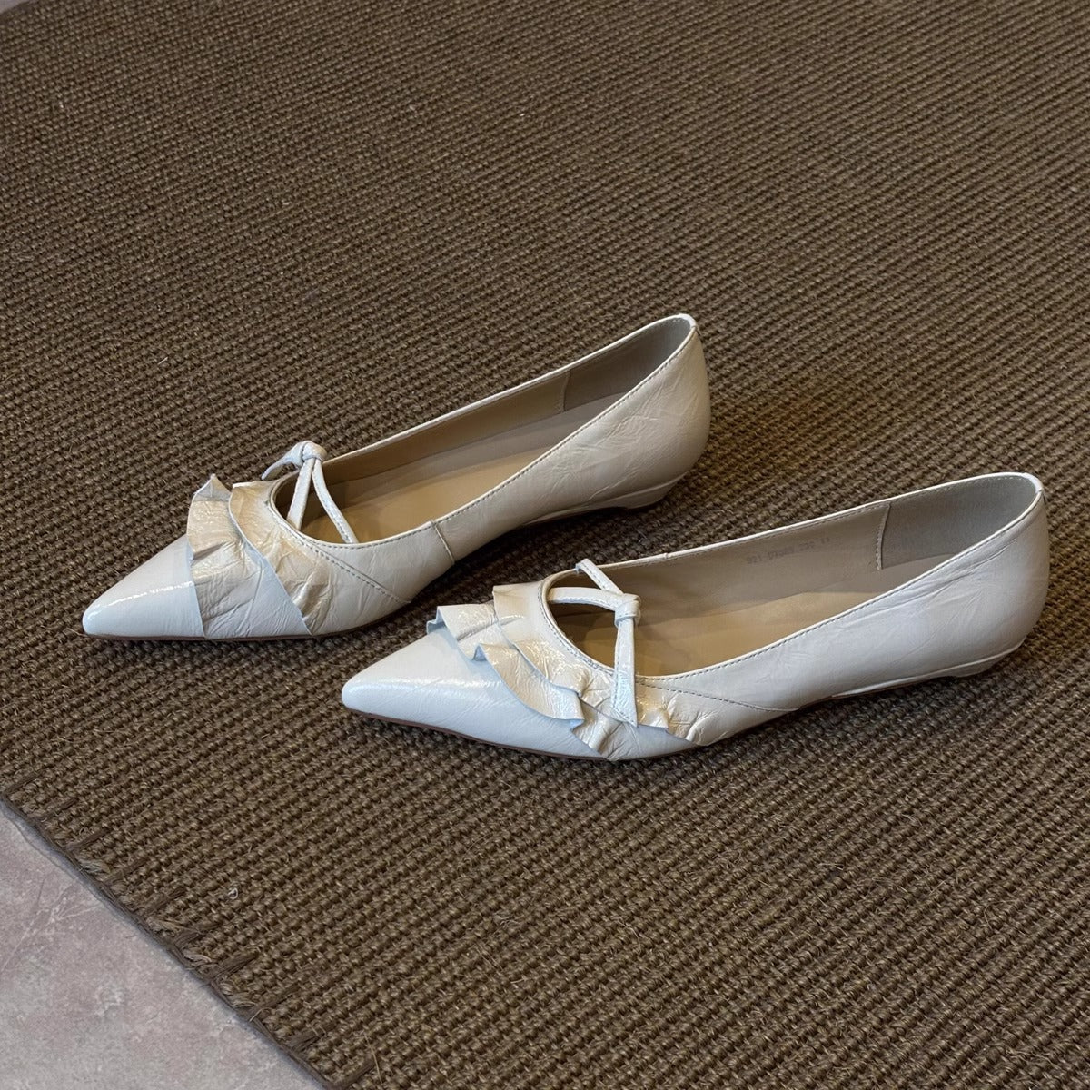 Damen Ballerinas Spitze Lack Schuhe Mit Rüschendetail Elegant - BerlinGlamour